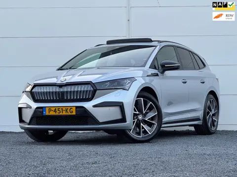 Skoda Enyaq iV 80 Sportline Org NL Pano SOH 94% Warmtepomp Crystal lighting grill Keyless Sportonder