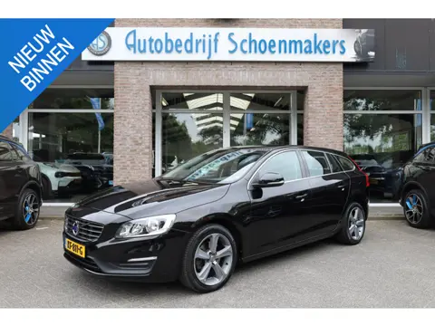 Volvo V60 2.0 D3 Momentum Business NAVI CRUISE CLIMA TREKHAAK NAP LMV 17" DISTRIBUTIERIEM=VERVANGEN!