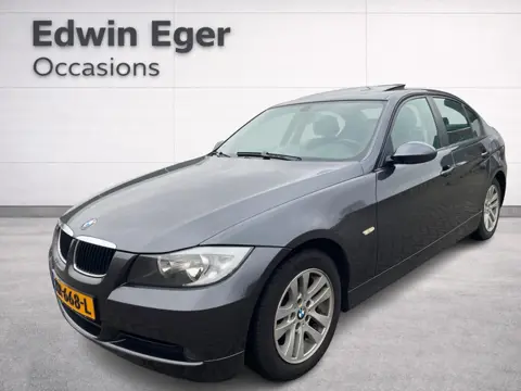 BMW 3-serie 320i High Executive, Automaat, Schuifdak, Stoelverwarning