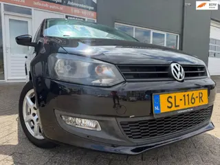 Volkswagen Polo 1.4-16V Comfortline 5 drs en airco en een nieuwe Apk en 3 maanden garantie