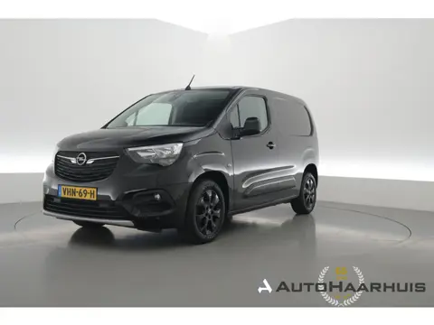 Opel Combo 1.5D - 130pk L1H1 Automaat | Zwart | Camera | Cruise | Navi | Apple Carplay | BPM vrij