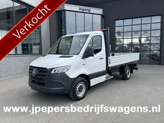 Mercedes-Benz eSprinter 320 L2 Select 81kWh / Snel laden 115kw / Open laadbak / Trekhaak / Distronic