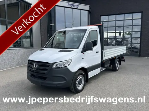 Mercedes-Benz eSprinter 320 L2 Select 81kWh / Snel laden 115kw / Open laadbak / Trekhaak / Distronic