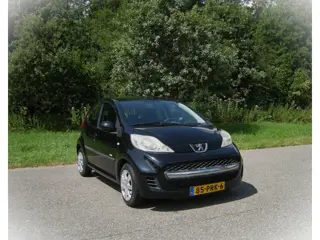 Peugeot 107 1.0-12V Millesim 200 . 5 Deurs . Airco . LMV . Elec ramen . enz