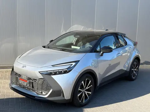 Toyota C-HR 1.8 Hybrid 140PK First Edition Bi-Tone/Winter-pack/Gr.-navigatie/Elektr.klep/Camera/Adap