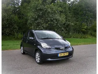 Toyota Aygo 1.0-12V + . 5 Deurs . Lichtmetalen velgen . Nieuwe kopling . enz