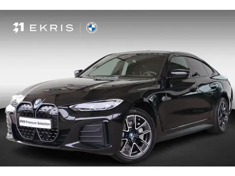 BMW i4 eDrive40 84 kWh | SOH 98.5% | M-Sport | Head-Up | Stoelverwarming | Camera | PDC V+A | 18''