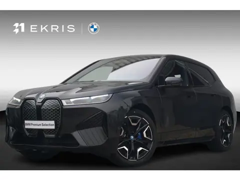 BMW iX xDrive40 M Sport / Trekhaak / Panoramdak Sky Lounge /  Driving Assistant Professional / Parki