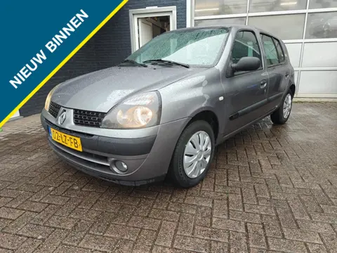 Renault Clio 1.2-16V Authentique (bj 2003)