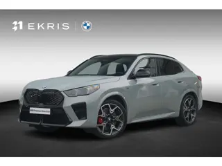 BMW iX2 eDrive20 | M Sportpakket Pro | Trekhaak | Schuif-kanteldak | Harman Kardon | Head-up | Elekt
