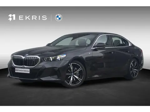 BMW i5 Sedan eDrive40 M Sport | Trekhaak / Panoramadak / Driving Assistant Professional / Parking As