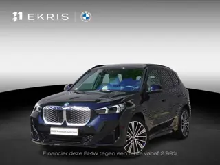 BMW iX1 eDrive20 M Sportpakket | Premium Pack | Trekhaak met elektrisch wegklapbare kogel | Glazen p