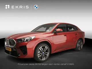 BMW iX2 xDrive30 | M-Sportpakket | LED | Leder | Navigatie | Sportstoelen | Stoelverwarming | Shadow