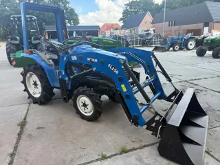 Iseki Sial 15 met voorlader