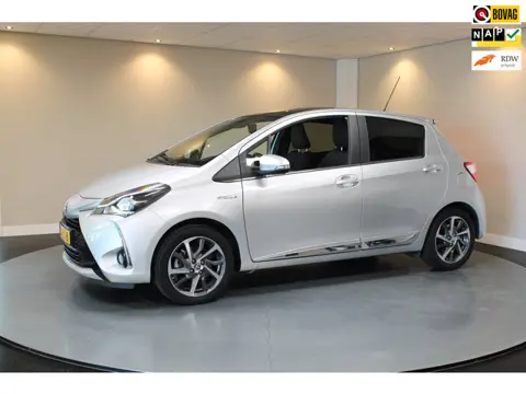 Toyota Yaris 1.5 Hybrid Premium *2de Eigenaar/Dealer OH* Pano|Camera|Keyless|Navi|Cruise|Lane-Assist