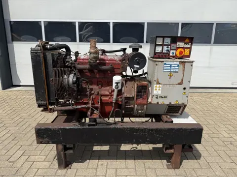 Iveco 8041 I 06.55 A Stamford 40 kVA generatorset aggregaat