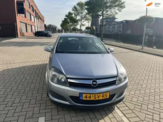 Opel Astra GTC 1.9 CDTi Executive