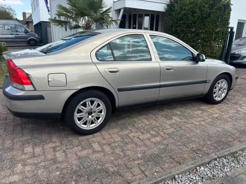 Volvo S60 2.4 5-cil Airco APK 06-2027