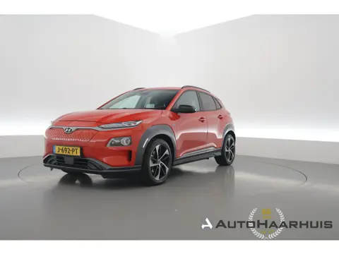 Hyundai KONA EV Premium 64 kWh | |Rijklaar ! |SOH 96.6% | Warmtepomp | HUD | Krell | Adapt. Cruise |