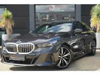 BMW 5 Serie 530e M Sport Edition 300pk Panoramadak/DrivingAssistProf/360Camera