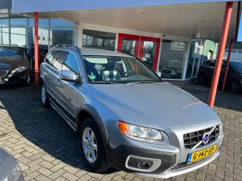 VOLVO XC70 2.4 176PK Momentum Trekhaak/Bluethooth/Navigatie