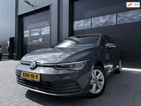 Volkswagen GOLF 1.0 TSI Life|110PK|Carplay|ACC|Sfeer|1e eig|Stoel+stuur verw|Led|PDC|LMV|