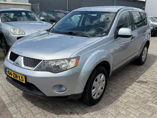 Mitsubishi Outlander 2.0 DI-D Invite 2008 Nieuw model 4X4 Trekhaak