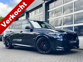 BMW X5 xDrive50e | M-pakket | Spoilerpakket | Panodak | Luchtvering | Trekh | 24 mnd Premium Garanti