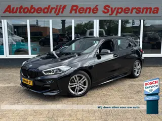 BMW 1-serie 118i Executive Edition | M Pakket | Leer | Apple Carplay | Sfeerverlichting | Parkeersen