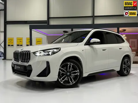 BMW X1 sDrive20i M Sport Pano Sportstoelen ACC Trekhaak Navi LED Camera Carplay