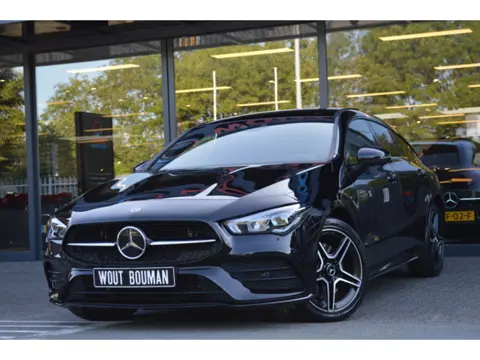 Mercedes-Benz CLA-Klasse Shooting Brake 250 e AMG Led Panorama Widescreen Sfeer Camera Augmented Pdc