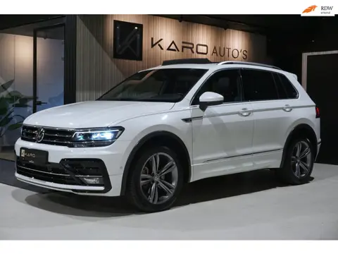 Volkswagen Tiguan 2.0 TSI 4M R-line 220PK Pano Carplay Camer