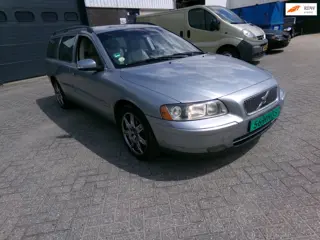 Volvo V70 2.4D Momentum