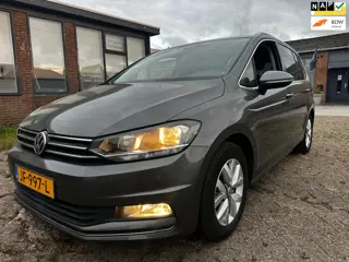 Volkswagen Touran 1.2 TSI Highline 7p in Top Staat NAVI NL RIJDT GOED.