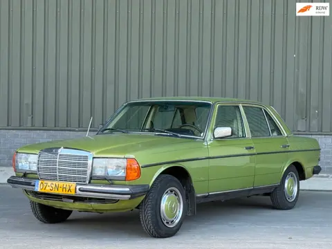 Mercedes-Benz 200-280 (W123) 300 D 5 cyl. / Airco / 2 jaar apk
