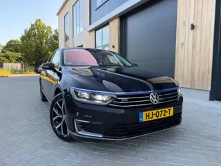 Volkswagen Passat 1.4 TSI GTE Highline (bj 2015) Sedan|Bi-Xenon|360Cam|Trekhaak!