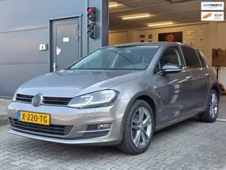 Volkswagen Golf 1.4 TSI - LOUNGE / XENON / CARPLAY / STANDKACHEL / STOELVERWARMING / PARKEERSENSOREN