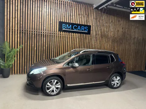 Peugeot 2008 1.6 VTi Féline Panodak,Trkhaak, Alcantara