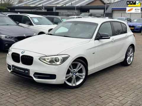 BMW 1-serie 118i Sport|Nieuwe Ketting + Klepseals|Automaat|Cruise control|Trekhaak|Nette staat..
