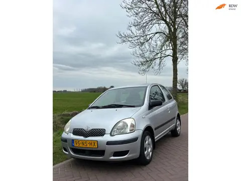 Toyota Yaris 1.0 VVT-i Terra