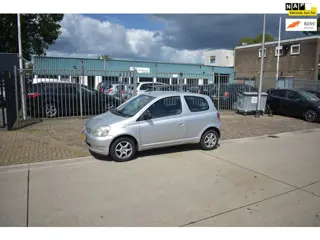 Toyota Yaris 1.3-16V VVT-i Luna