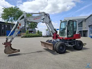 Takeuchi TB295W / WHEELED EXCAVATOR / 77KW / 10600 HOURS / AIRCO / 2013