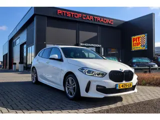 BMW 1-serie 118i Executive M-Sport, Sfeerverlichting, LED, Stoelverw, Stuurwiel verw.