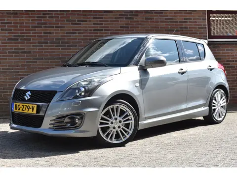 Suzuki Swift 1.6 Sport '15 Xenon Navi Clima Cruise Inruil mogelijk