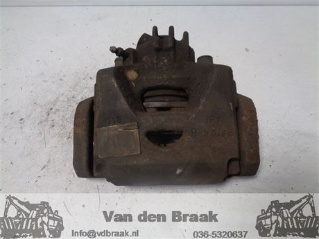 Peugeot 5008 2009-2013 Remklauw rechts voor