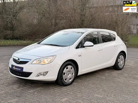 Opel Astra 1.4 Turbo Cosmo 5 deurs trekhaak