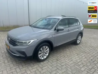 Volkswagen Tiguan 1.5 TSI Life , Achteruitrijcamera, Stoel en stuurverwarming