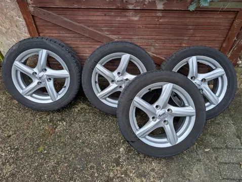 15 inch lichtmetalen velgen met winterbanden – 4x100 – ET39