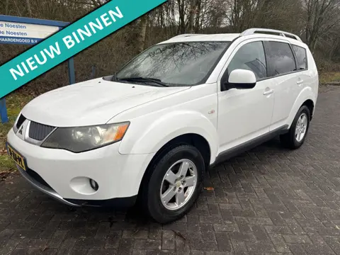 Mitsubishi Outlander 2.4 Intro Edition 2WD | Airco | Parkeersensoren achter