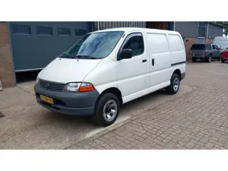 Toyota HiAce 2.5 D4-D 100 4WD Cool airco